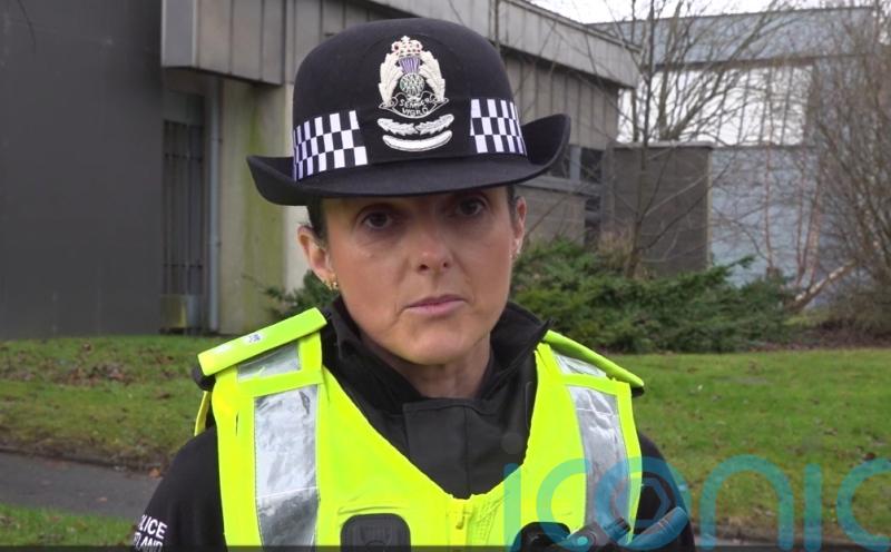 Police hailed for &lsquo;extreme bravery&rsquo; in facing down attacker armed with chainsaw