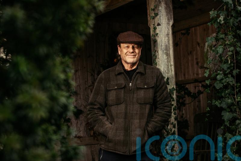 Sean Bean to host birdwatching podcast