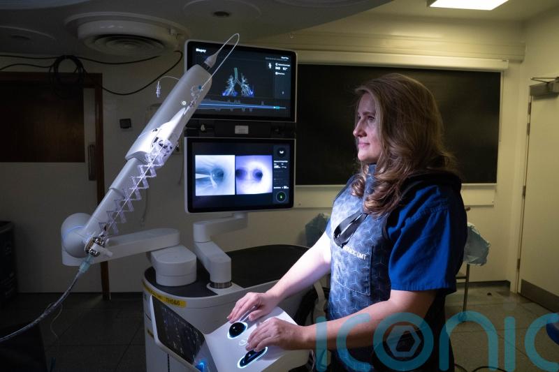 &lsquo;Trailblazing&rsquo; NHS pilot combines AI and robotics to spot lung cancer faster