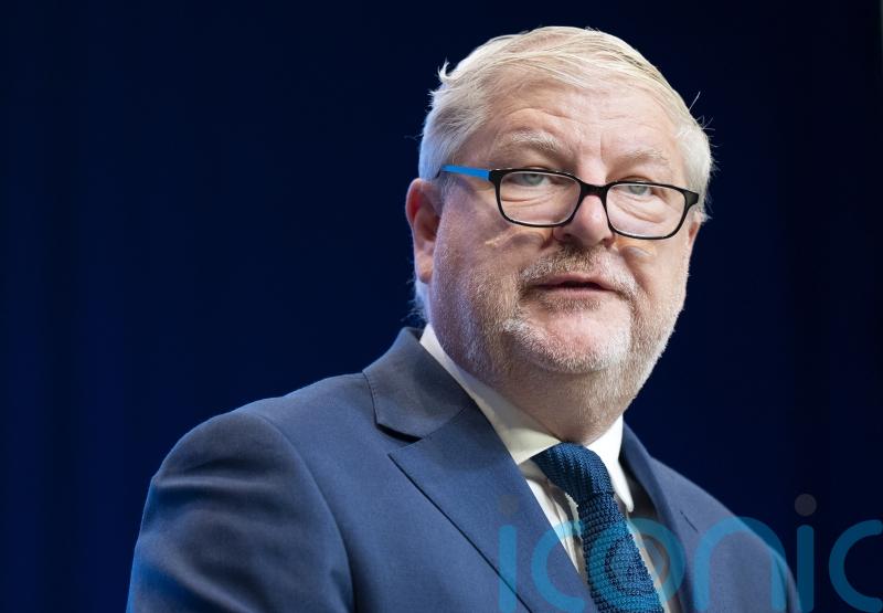 Angus Robertson refuses to say if he has confidence in board of culture body