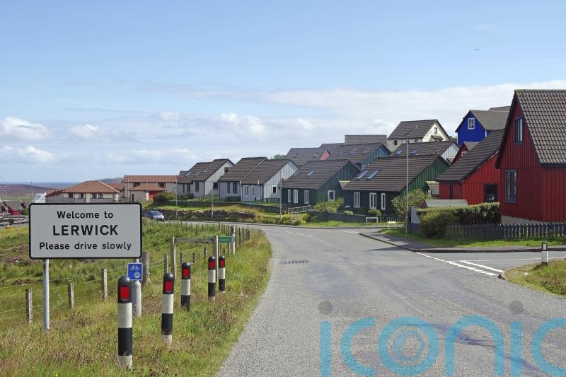 Pilot scheme capping bus fares at &pound;2 to begin in Shetland