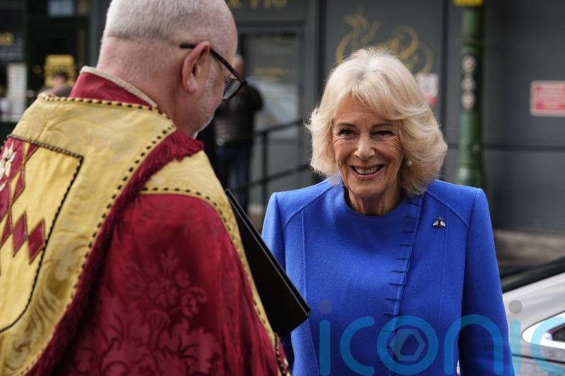 Queen arrives for memorial service celebrating Dame Jilly Cooper&rsquo;s life