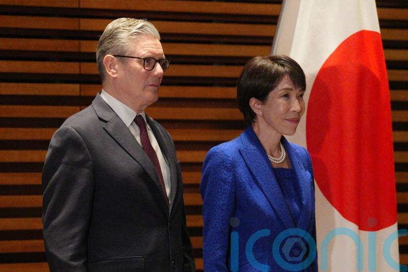 Starmer invites Japanese PM to Chequers at end of east Asia trip