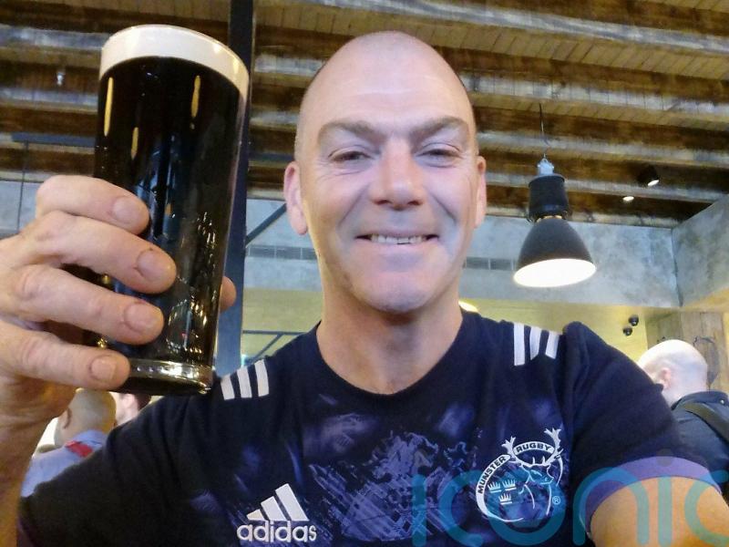 &lsquo;Hero&rsquo; Limerick bus driver says he wants apology after he was sacked after catching thief