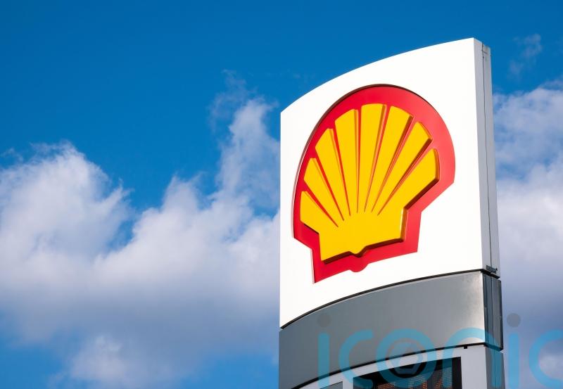 Shell profits slump by more than a fifth amid oil price rout