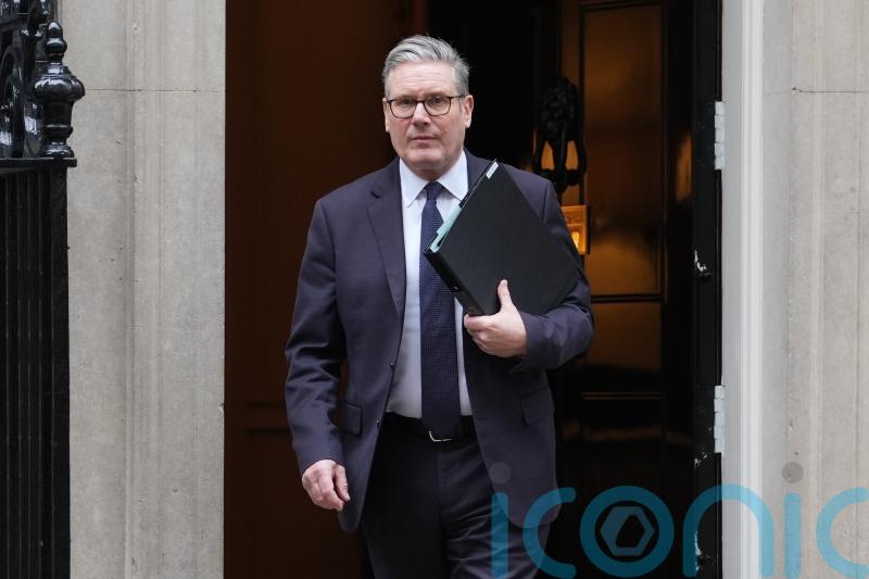 Starmer&rsquo;s premiership safe, minister says despite growing anger over Mandelson