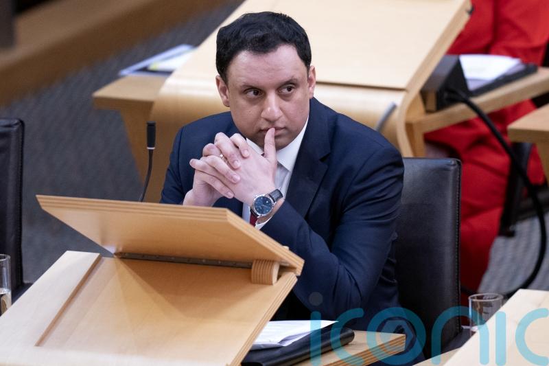 Sarwar accuses ministers of &lsquo;shameful inaction&rsquo; as knife crime rises in schools