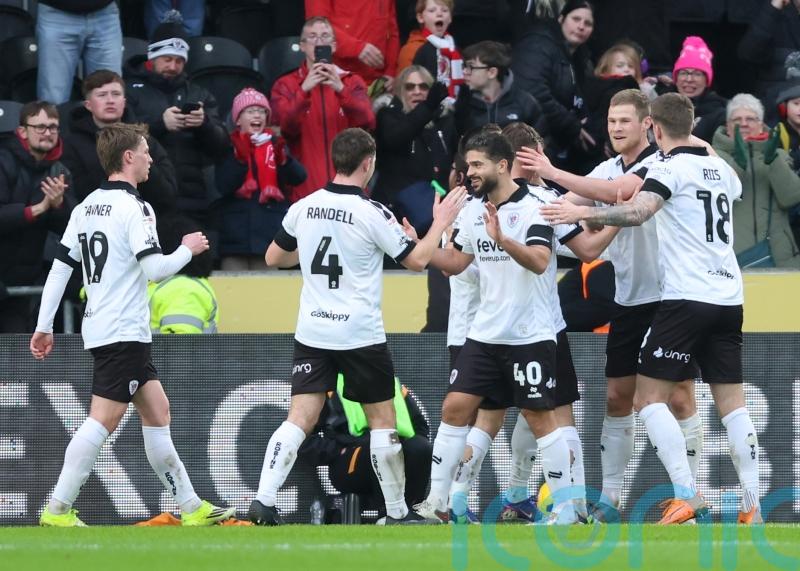 Bristol City squirrel away the points as loose rodent cannot help Hull