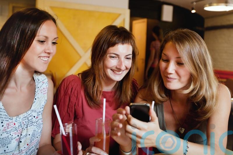 Eight ways that people could get on top of their finances at an &lsquo;admin party&rsquo;