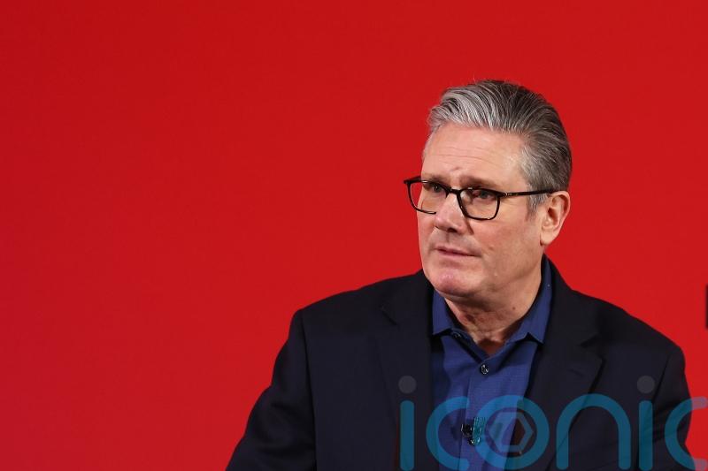 Keir Starmer to face mutinous MPs after top aide&rsquo;s exit over Mandelson scandal