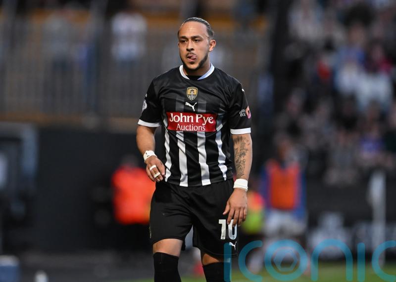 Leaders Bromley held by promotion rivals Notts County