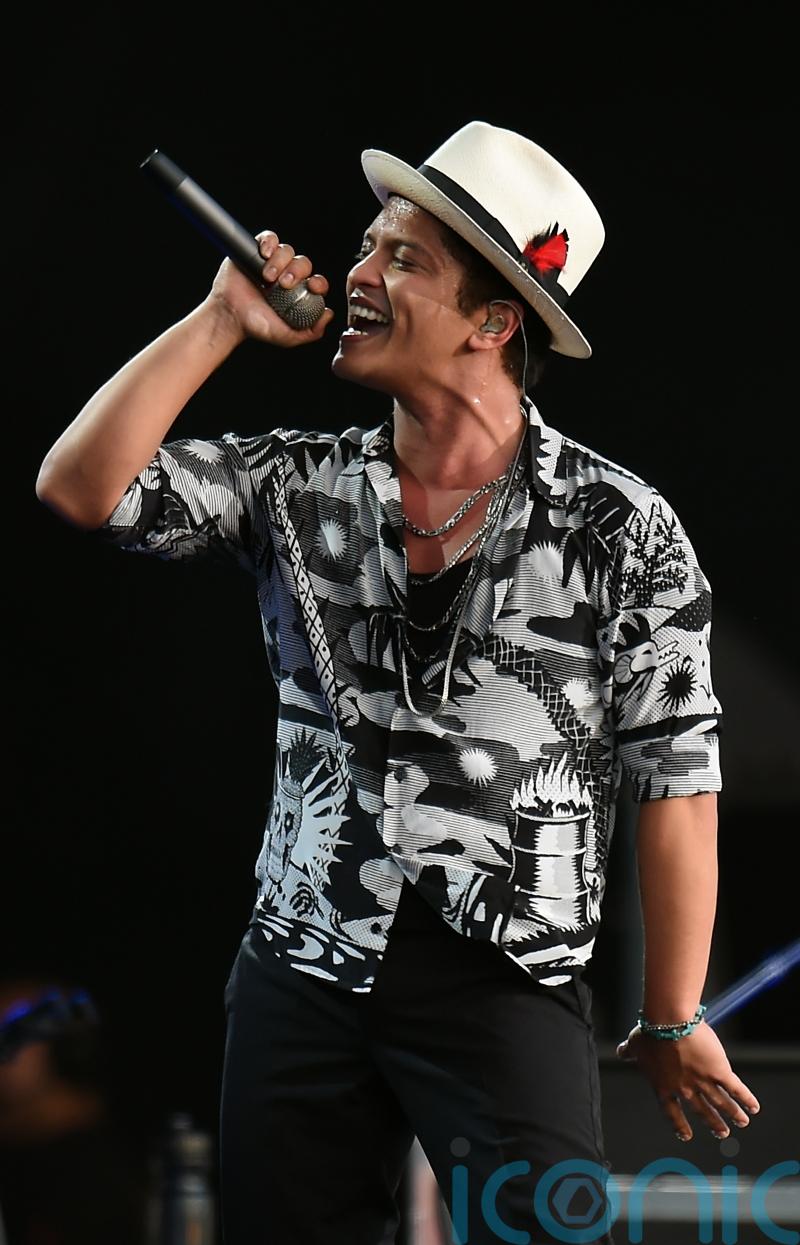 APT by Bruno Mars and Rose named best-selling song of last year