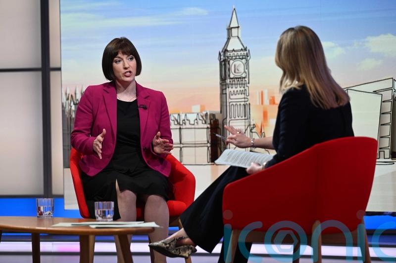 Government will &lsquo;look at&rsquo; Plan B student loans, minister says