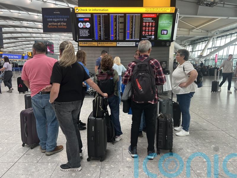 Heathrow&rsquo;s annual earnings drop by more than a third