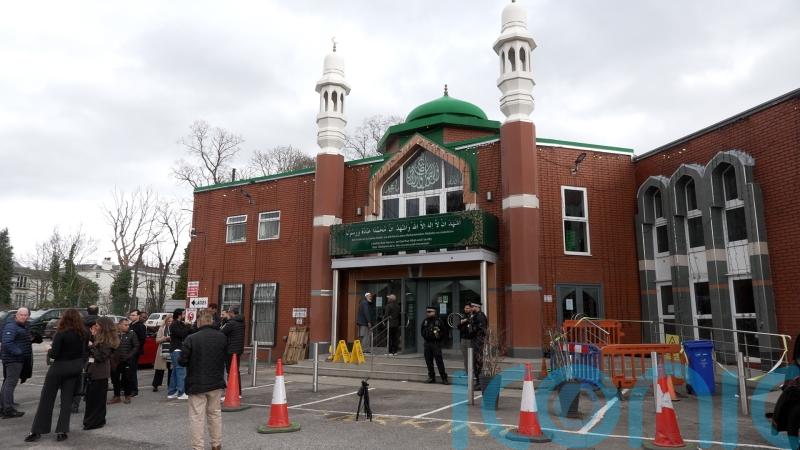 Man who took axe into mosque had zip ties and balaclava, court hears