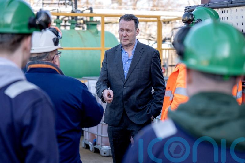 Government should prioritise money for apprenticeships, say Tories