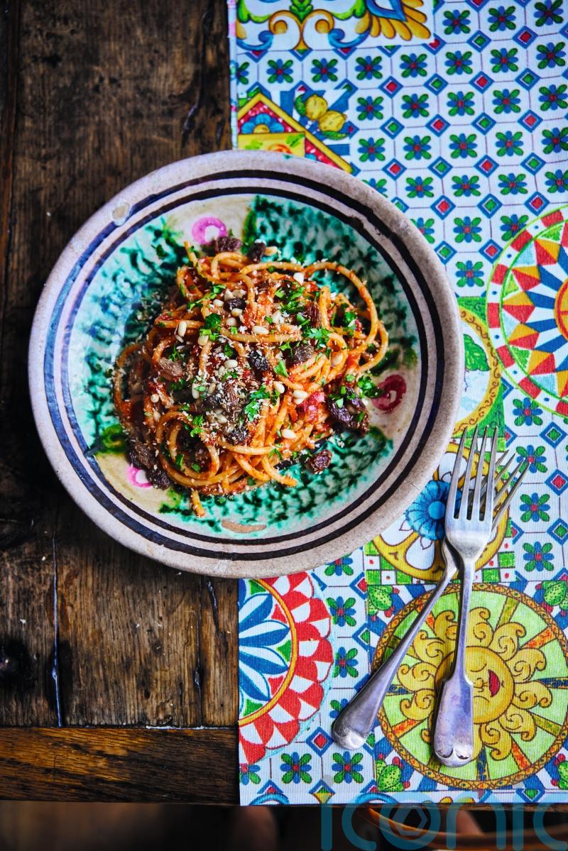 Gennaro Contaldo&rsquo;s pasta with anchovies and breadcrumbs recipe