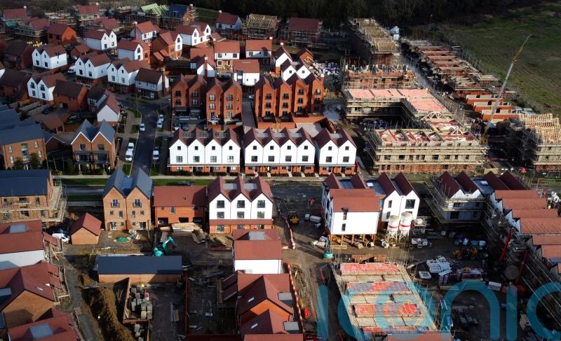 UK construction slump deepens as rainy weather dampens hopes of recovery