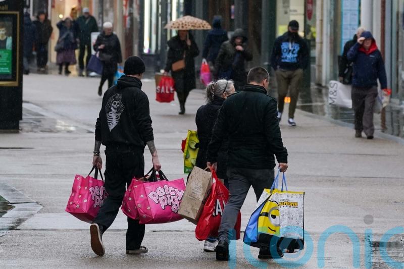 Wet February leads to plunge in shopping trips