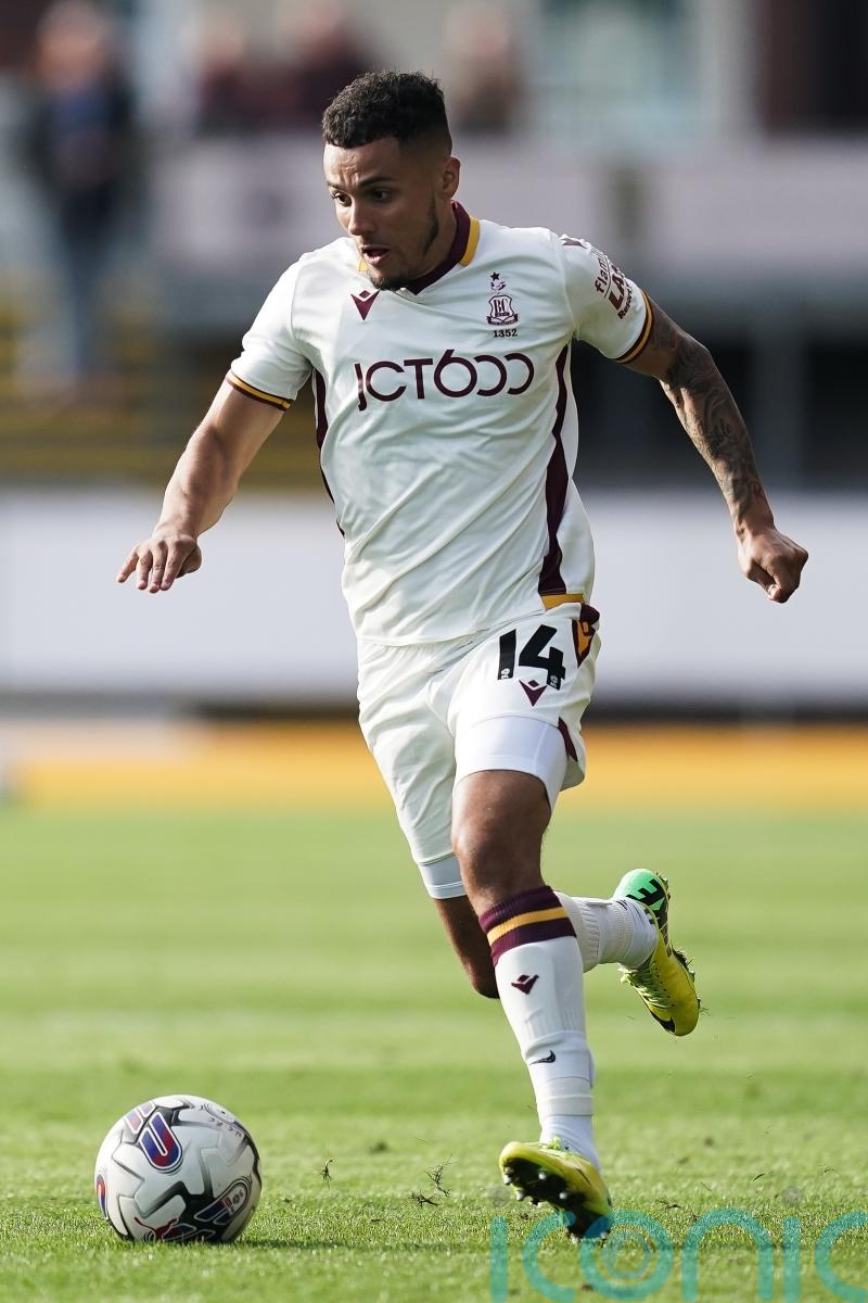 Tyler Smith scores Rochdale winner over Boston to retain lead at summit