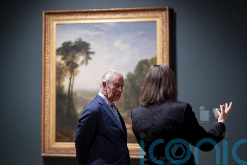 King asked what British artwork might be &lsquo;lurking in Australia&rsquo; in gallery tour