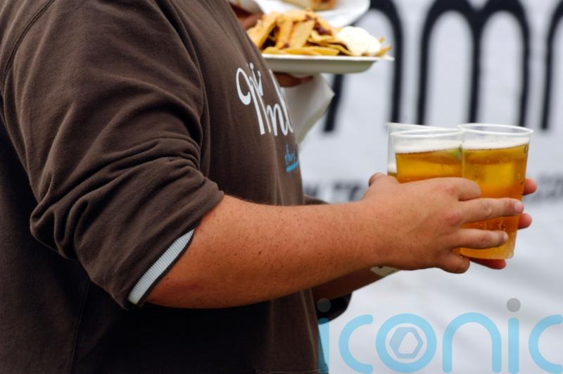 6 ways to avoid the financial burden of doing rounds in pubs