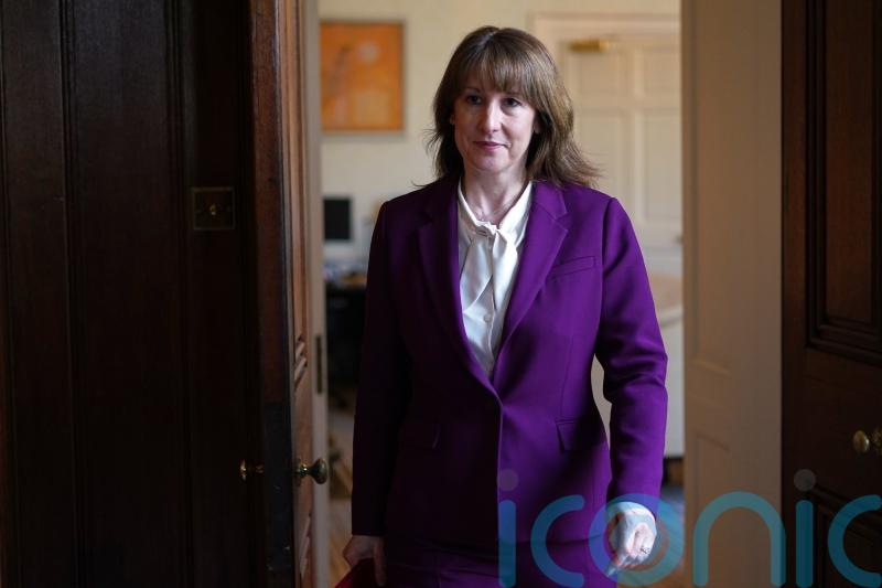 Ministers warn petrol retailers against &lsquo;unfair practices&rsquo;