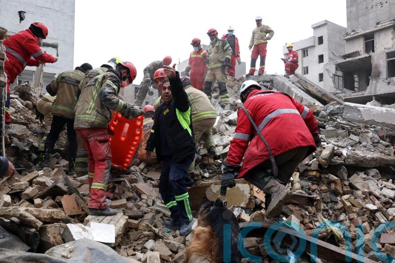 US orders 2,500 marines and assault ship to Middle East