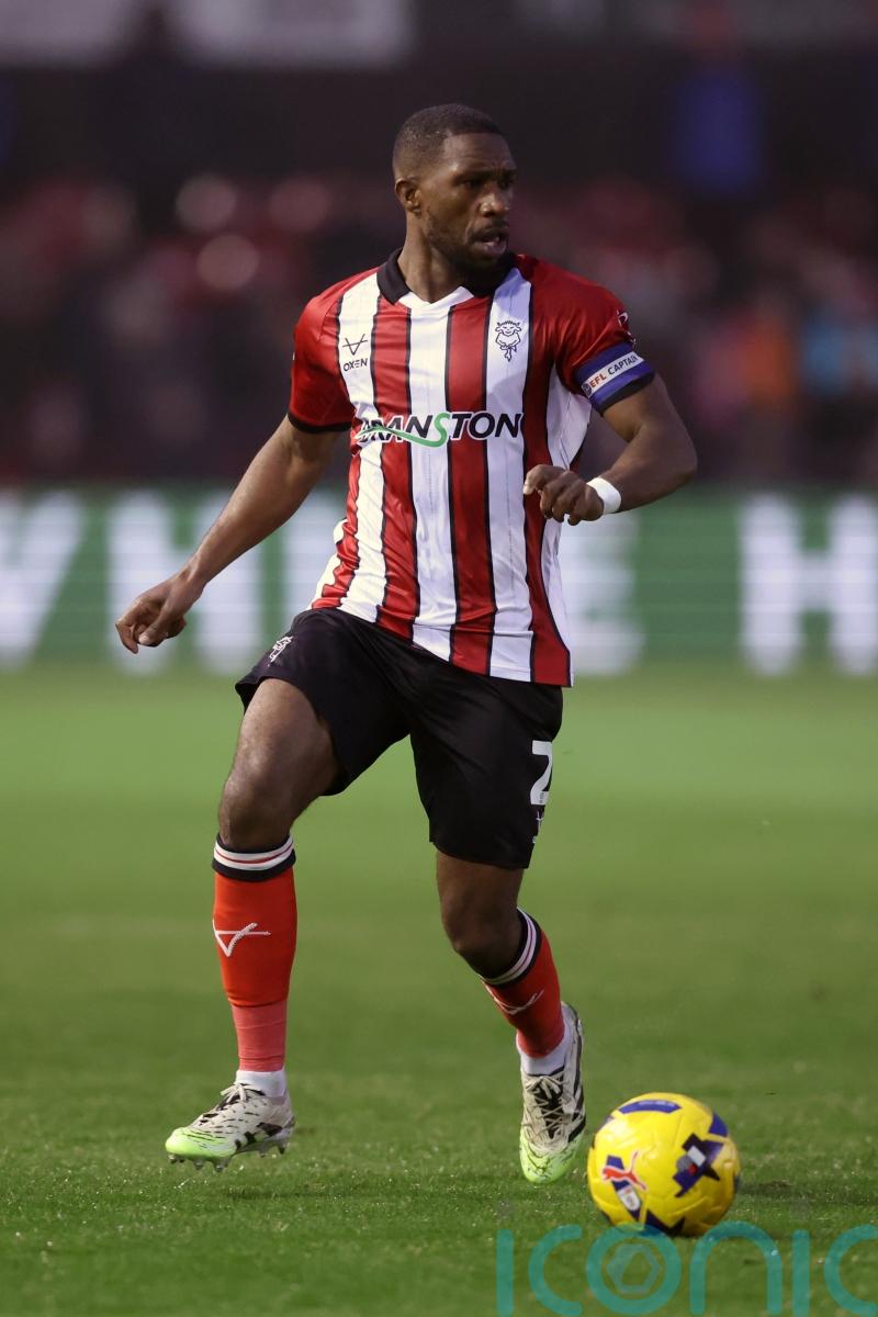 League One leaders Lincoln set record unbeaten streak with win over Stockport