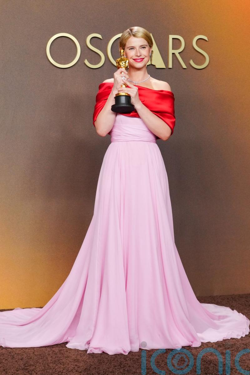 Jessie Buckley dedicates Oscar win to &lsquo;beautiful chaos of a mother&rsquo;s heart&rsquo;