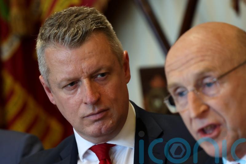 Hundreds of Afghan ex-special forces members given path to UK resettlement