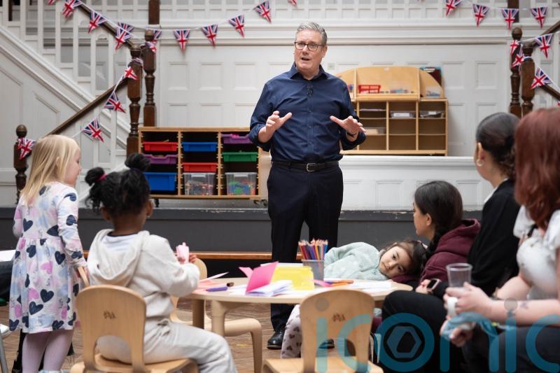 Starmer tells social media companies &lsquo;things will change&rsquo; on addictive features