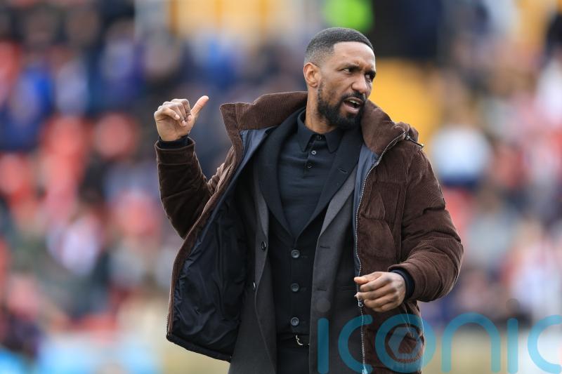 Woking fight back late to draw against Eastleigh in Jermain Defoe&rsquo;s first match