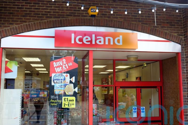 Shop security guards should carry truncheons to tackle crime, Iceland boss says