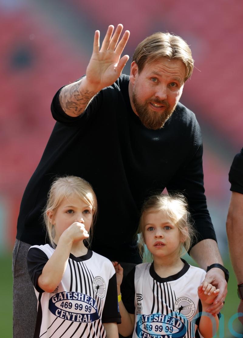 Gateshead move clear of relegation zone with victory over 10-man Scunthorpe