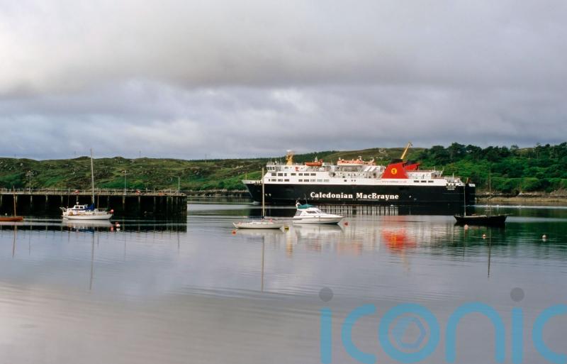 SNP vows &pound;10m island fund and to put locals on ferry boards