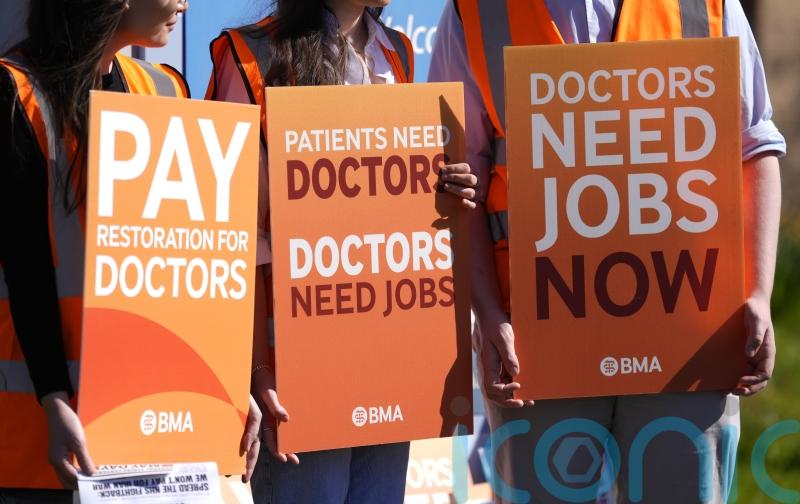 Kemi Badenoch calls for a ban on strikes for doctors