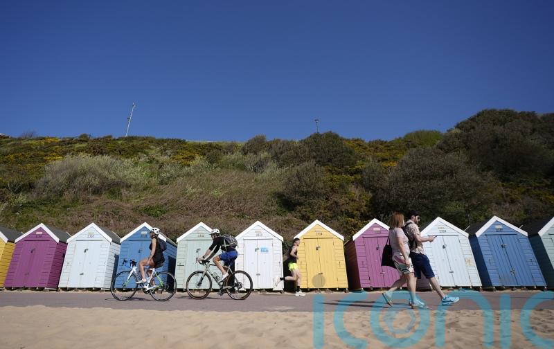 UK hits highest early April temperature in 80 years, Met Office says