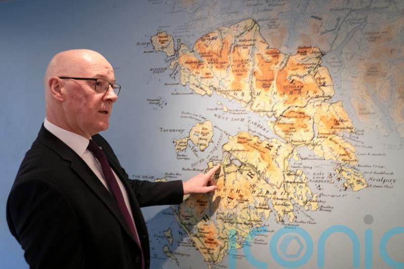 Swinney outlines plans for &pound;300 of energy support for islanders