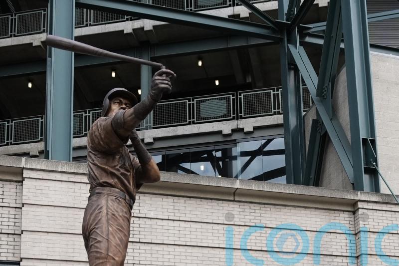 Baseball star&rsquo;s statue unveiled &ndash; with broken bat