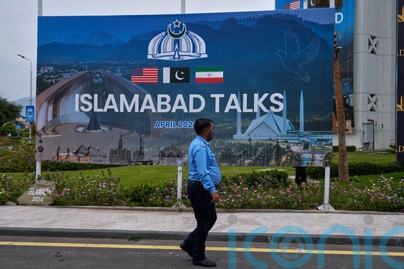 US-Iran talks with Vance and Iranian officials in Pakistan as ceasefire strains