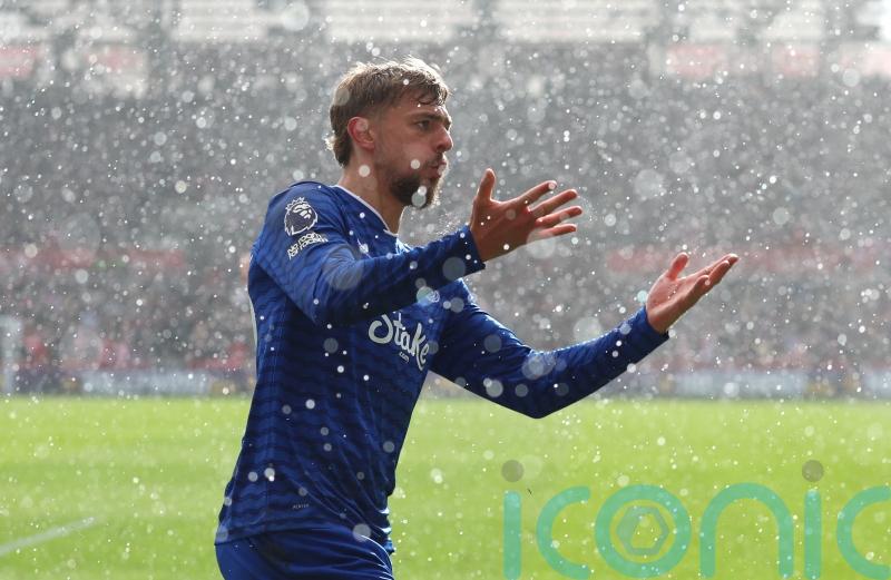 Kiernan Dewsbury-Hall scores late equaliser for Everton at Brentford