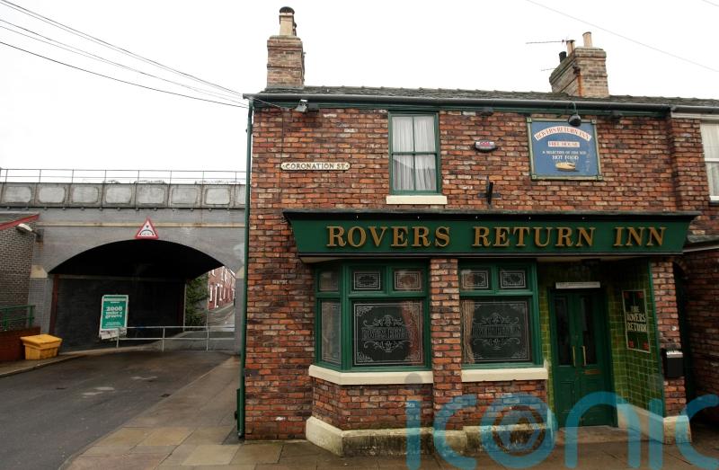 Coronation Street to use purple to raise awareness of domestic violence