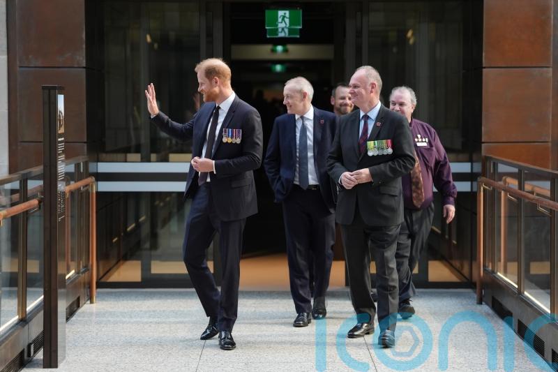 &lsquo;G&rsquo;day everybody&rsquo; says Harry as he tries out Australian accent