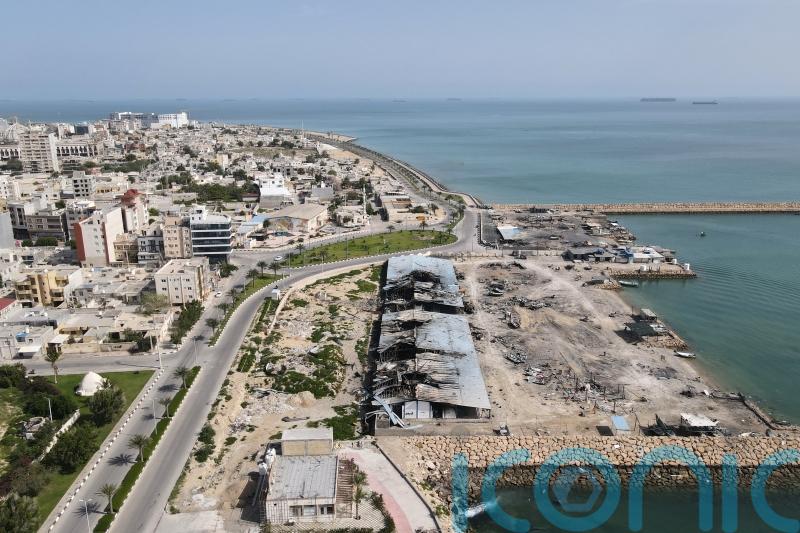 Pakistan&rsquo;s army chief meets Iranian speaker in push to extend ceasefire