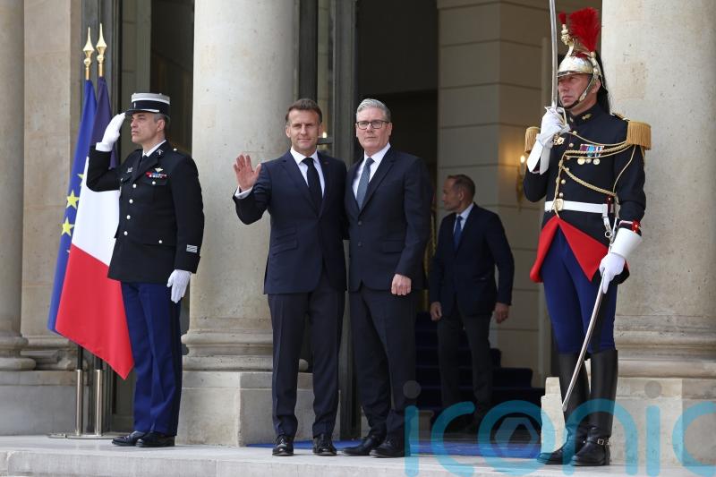 Keir Starmer arrives in Paris for Strait of Hormuz talks