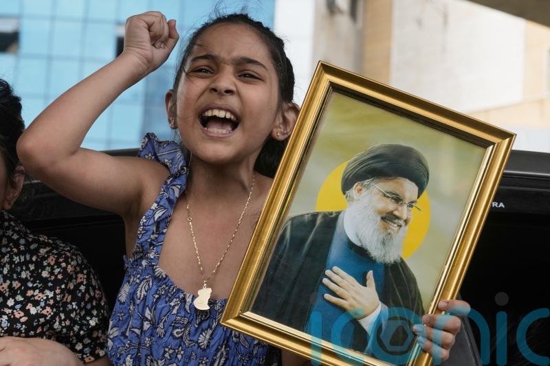 Displaced families head back to southern Lebanon after ceasefire with Israel