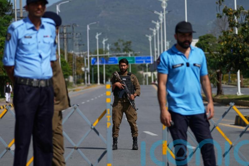 US puts negotiations with Iran on hold as ceasefire deadline nears