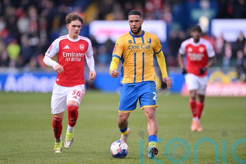 Tyler Roberts scores winner as Mansfield hamper Stockport&rsquo;s play-off push